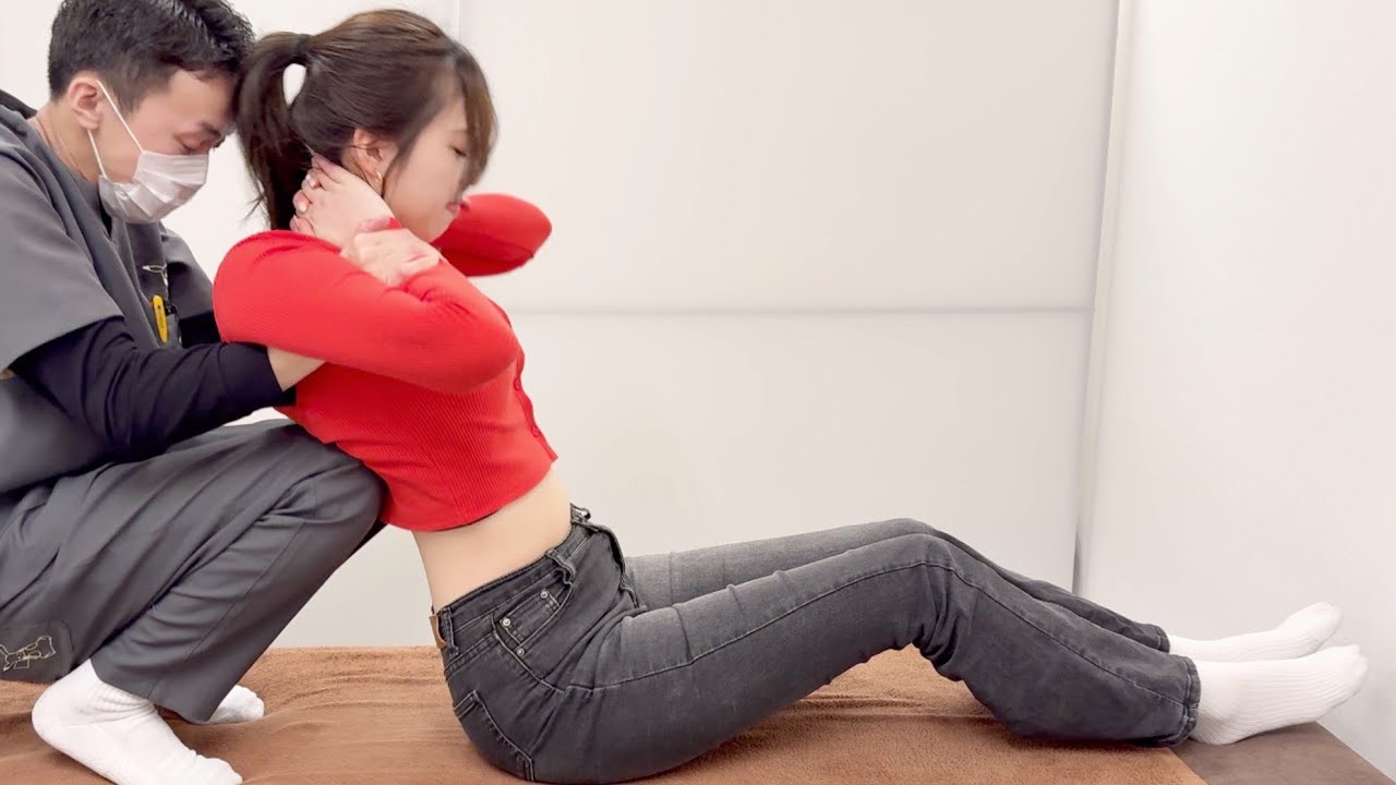 女子大生の痛みを取る。【ボキボキ整体】ストレートネック、肩こり腰痛に姿勢矯正‼️ボキボキ整体とマッサージで身体が整う。骨格からの究極アプローチ。