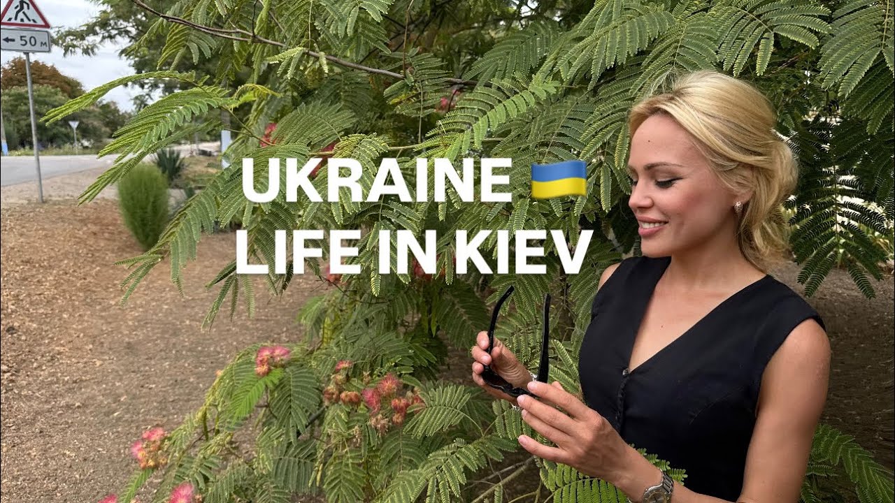 Ukraine 🇺🇦Life in Kiev. August 22, 2025. The Streets of Kiev, Ukraine. Streets Scenes.