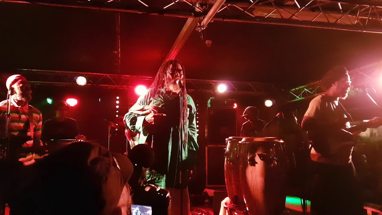 The Twinkle Brothers live Paris la belevilloise 27-10-2019 Titre " constipated People "