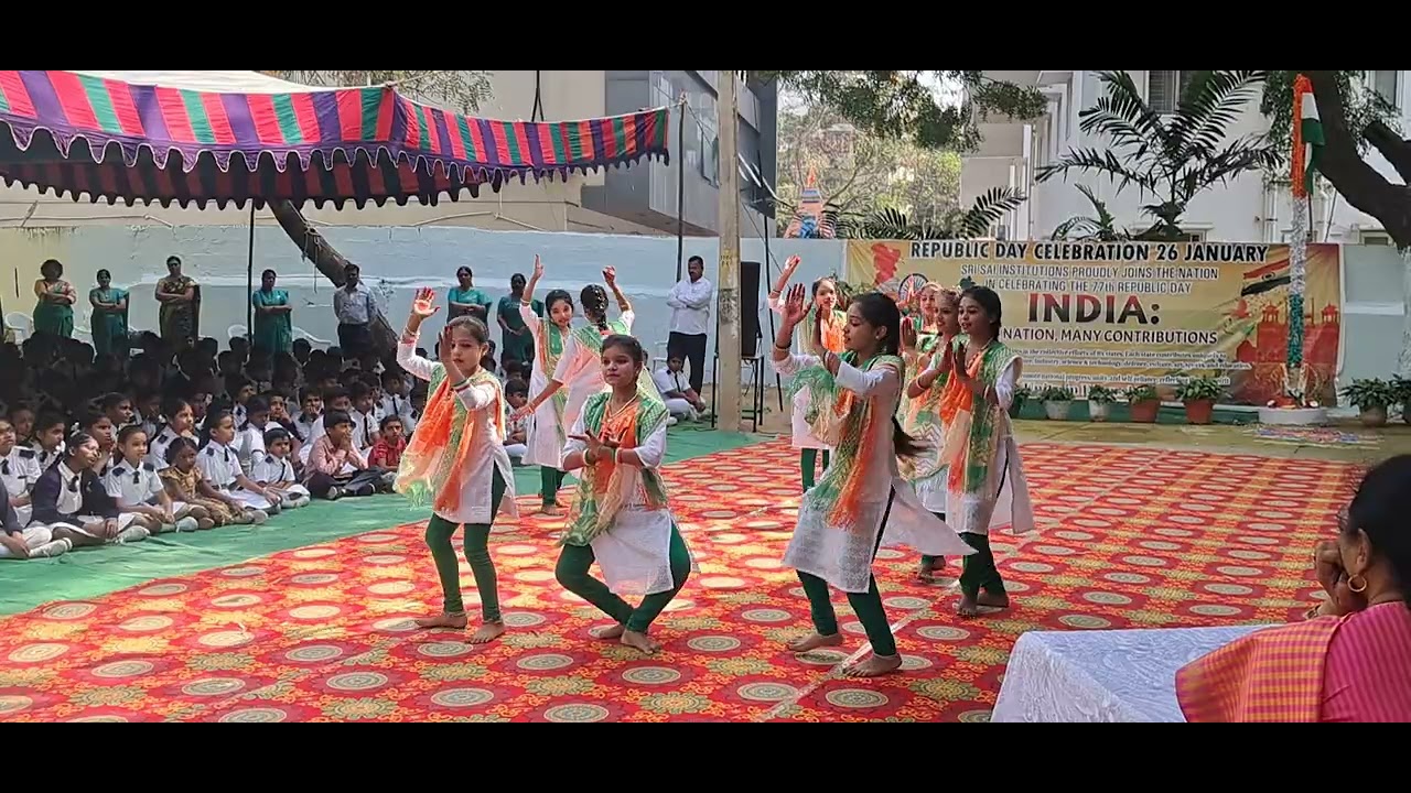 vishwa vinuthana kannada  patriotic song  dance performance 