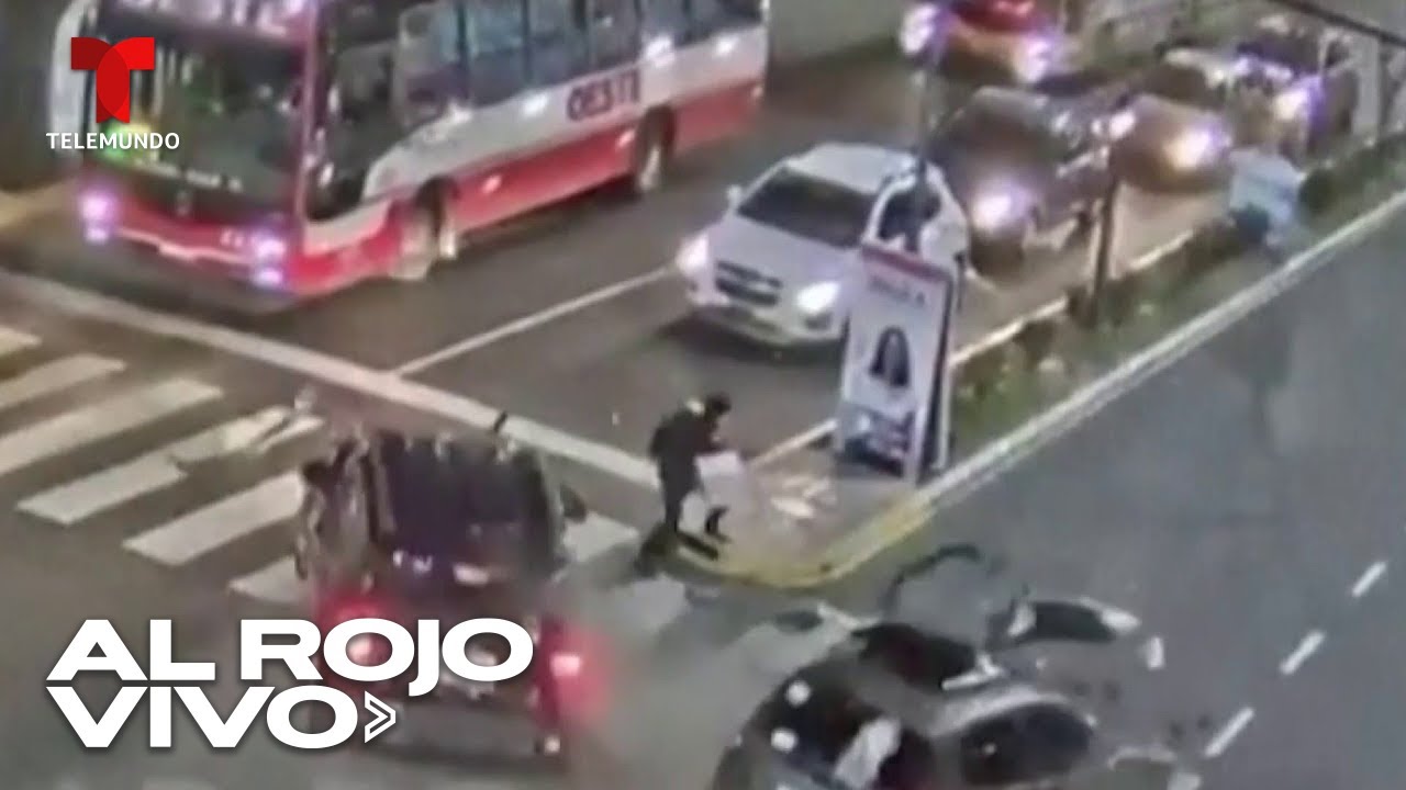 Mujer se salva incre&iacute;blemente de morir aplastada entre dos autom&oacute;viles en Argentina