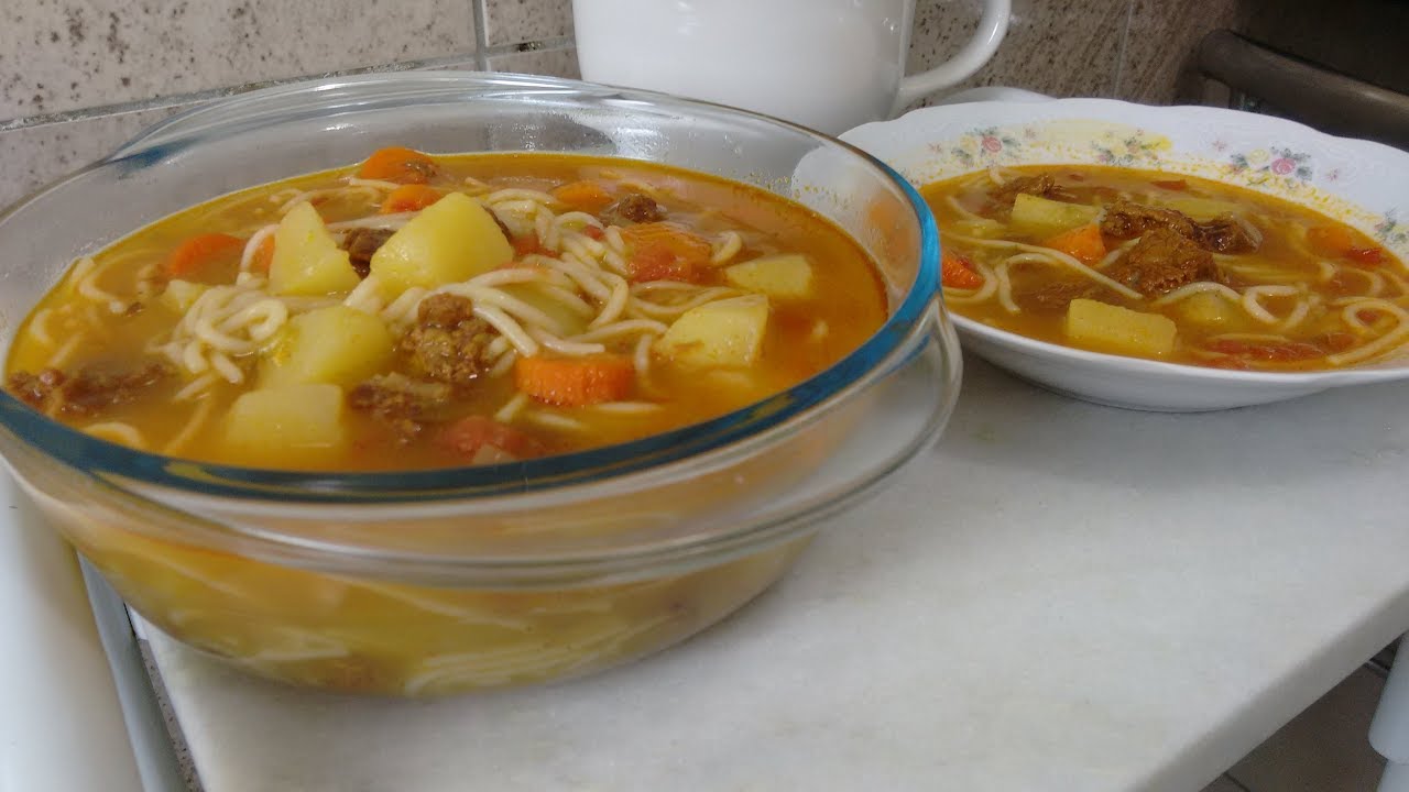 SOPA FINA DE MACARRÃO COM CARNE: POR GALEGA BARREIROS