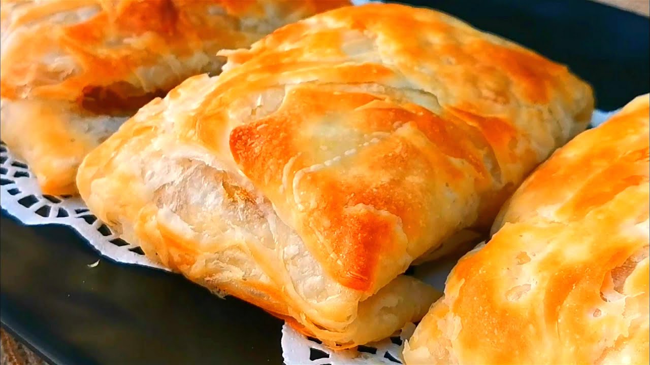 手抓饼的妙用，烤肉饼，外皮酥脆，鲜香无比，还没出炉，口水就止不住了……