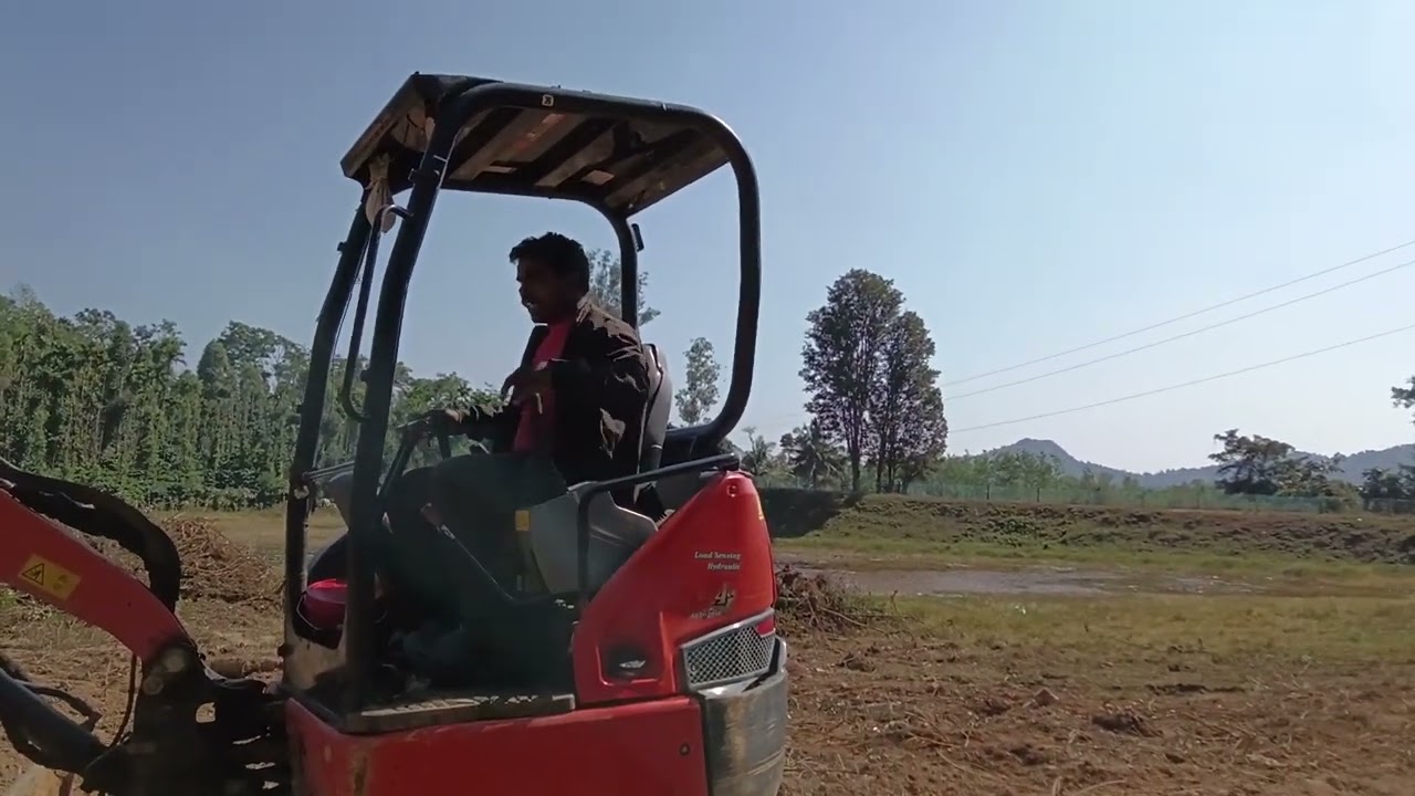 हेलो दोस्तो मैं बता रहा था कि कैसे मशीन चलाना है #work #time #hitachi  #myvideo #viral 