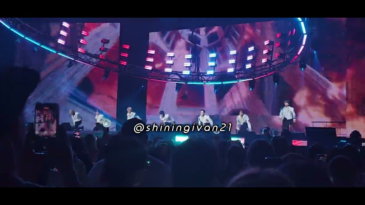 Stray Kids @ MANIAC WORLD TOUR in Melbourne - Hellevator [17.02.23]
