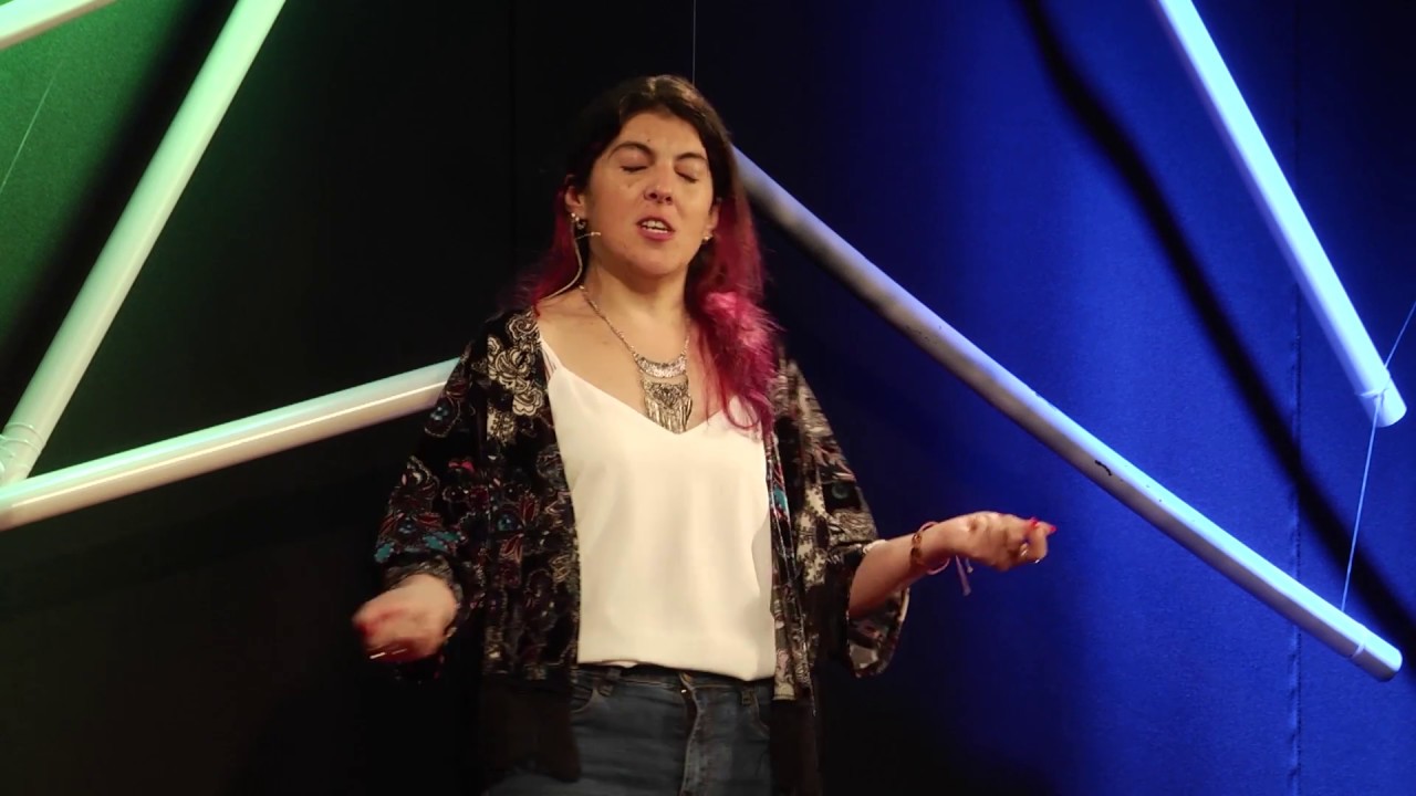 Menos bullying, más humor | Analía Pérez | TEDxDuraznoWomen
