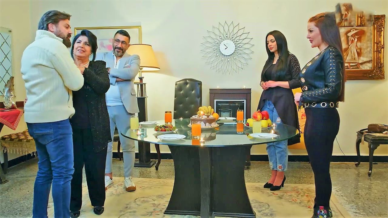 جمعو نسوانهن وراحو يحتفلو بعيد الحب عند امهن.. في رسالة بدهن توصل!