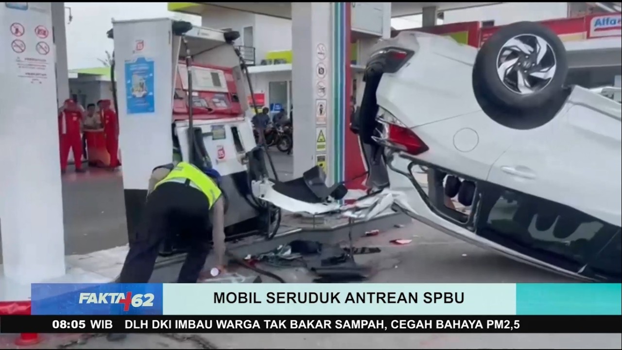 Hilang Kendali, Mobil Terbang Seruduk Antrean di SPBU Sragen