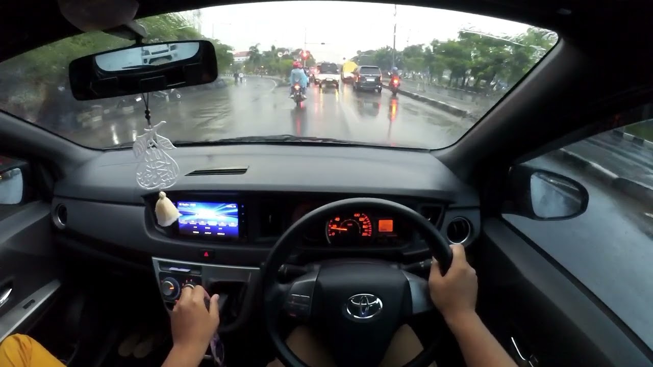 Bypass Krian - Walau Hujan Pemotor Tetep Kencang di Jalur Ini | #povdrivingindonesia #toyotacalya 
