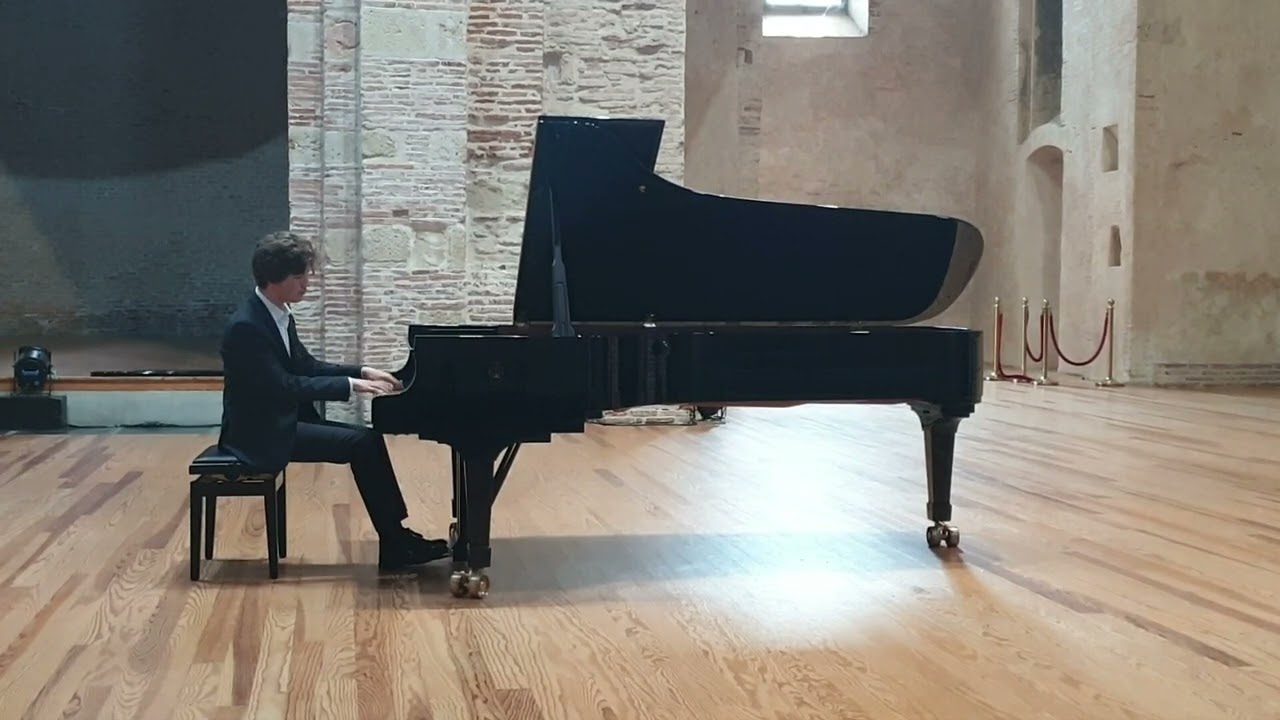 Étienne RALL - DEM : Mention Très Bien à l'unanimité avec les félicitations du jury