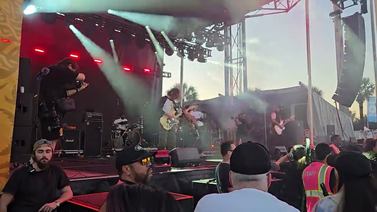 Angel Du$t - Cold 2 The Touch (live)