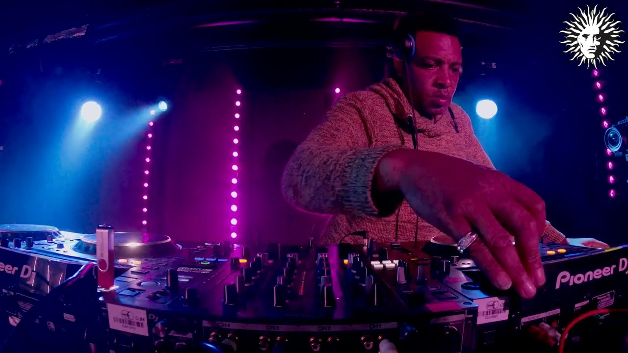 Beat Merchants (Jubbz w/ MC Juiceman) - Live from Planet V