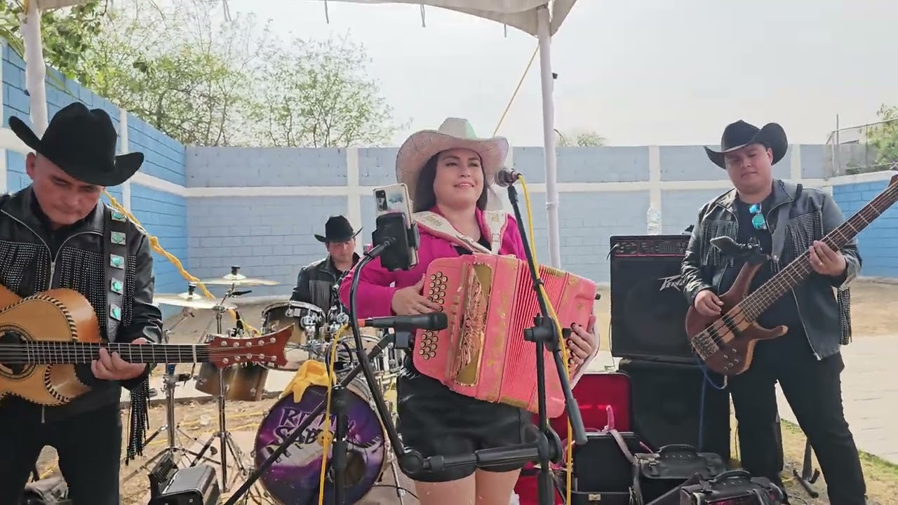 Redova desde Cd. Victoria Tamaulipas - Valeria La Sonrisa Del Acordeón