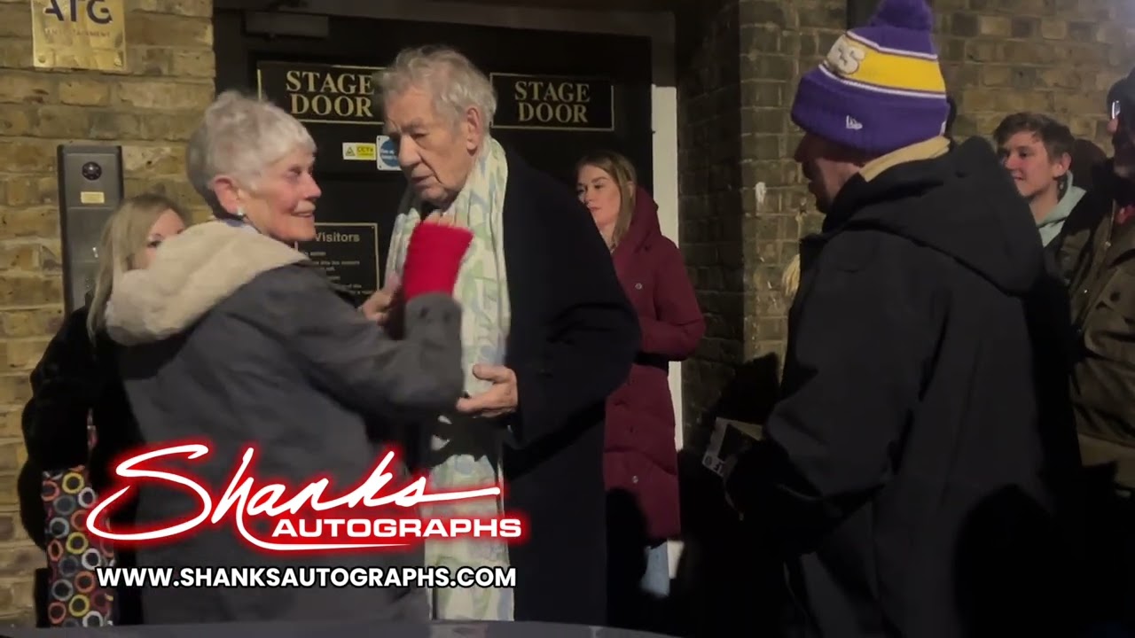 Ian Mckellen leaving Richmond Theatre no AutograPhs but greets fans