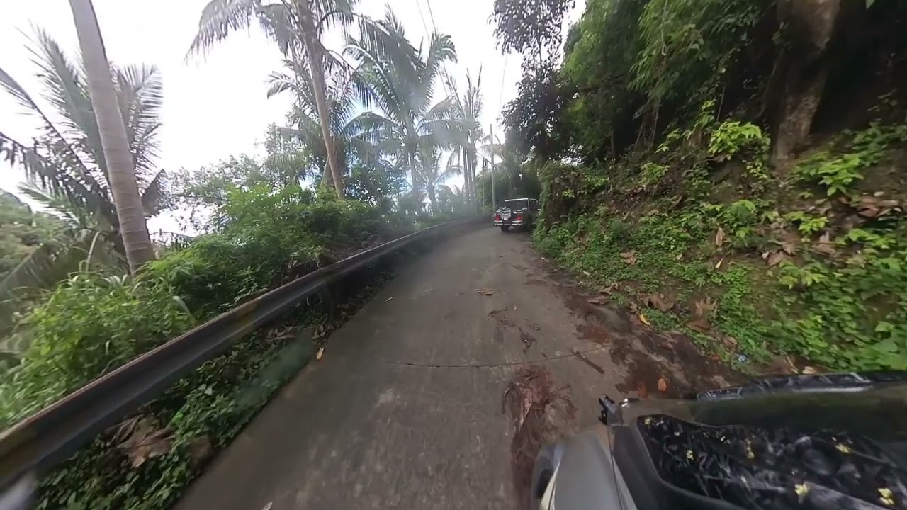 Kymco Xciting 400 - Road going to La Thalia Beach Resort (October 31, 2025)