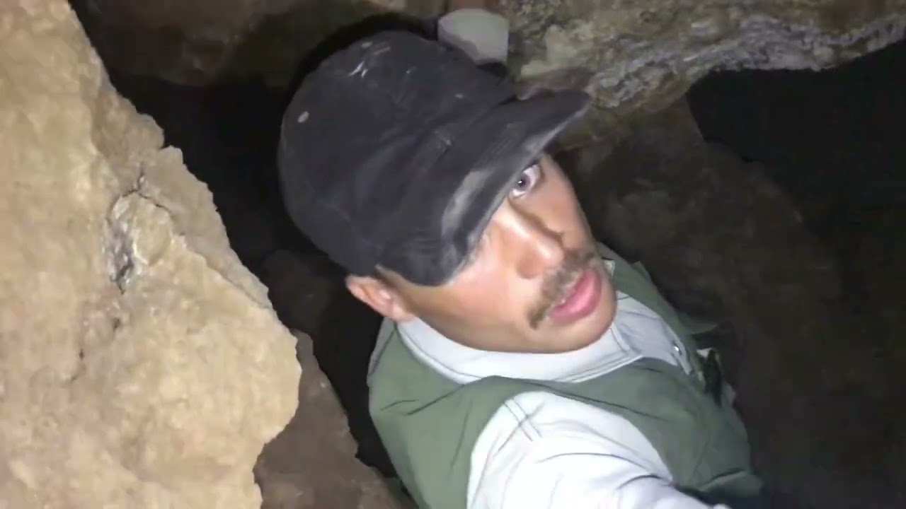 الدخول إلى اعمق كهف في الجبل 🏞😱مستمرين معاكم بتوثيق اعماق جبال مكحول #يوميات_جبال_مكحول