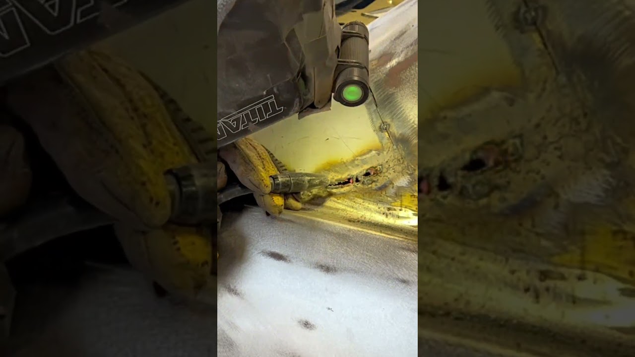 Флюсовый сердечник &mdash; лучший!😁😁 Как отремонтировать ржавую патч-панель с помощью сварочного аппара...