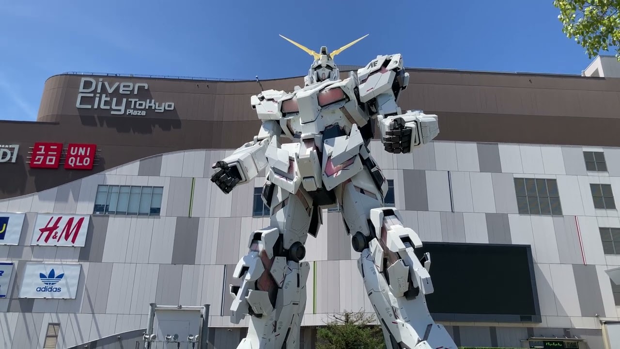 The Life-Sized Unicorn Gundam Statue Full Transformation in ODAIBA, Tokyo, Japan (4K)
