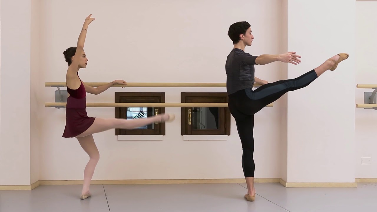 Ballet class Sophie Sarrote Teatro alla  Scala sbarra