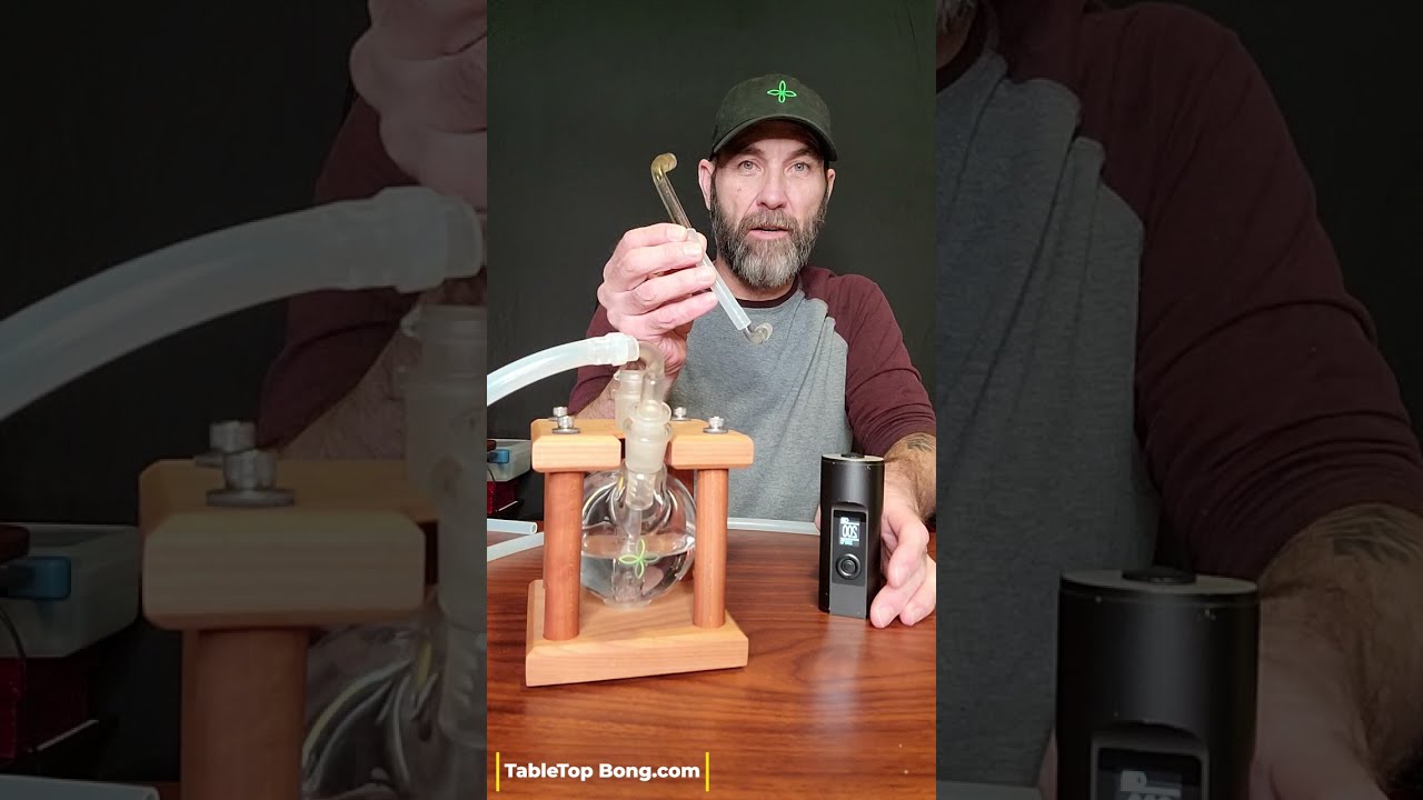 Solo 2 Bong Rips with the TableTop Bong  *BIG Clouds*