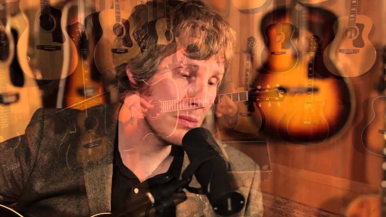 Scott Matthews Performs 'Elsewhere' in the Guild Lounge
