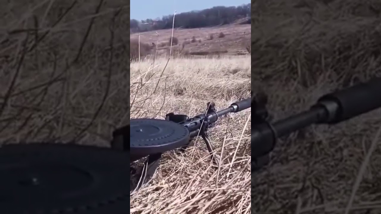 Ukrainian troopers upgraded the Soviet DP-27 machine gun by installing a silencer and a sight