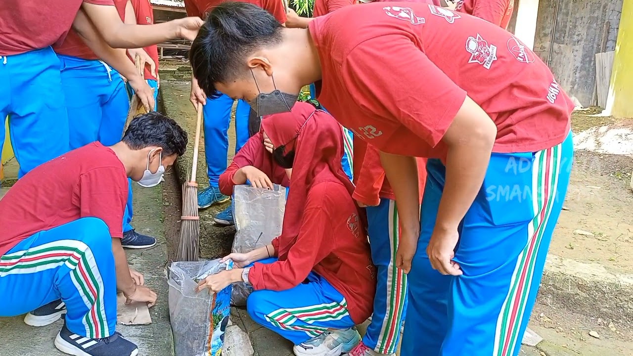 SMANSA PAMEKASAN - Peduli Dan berbudaya Lingkungan
