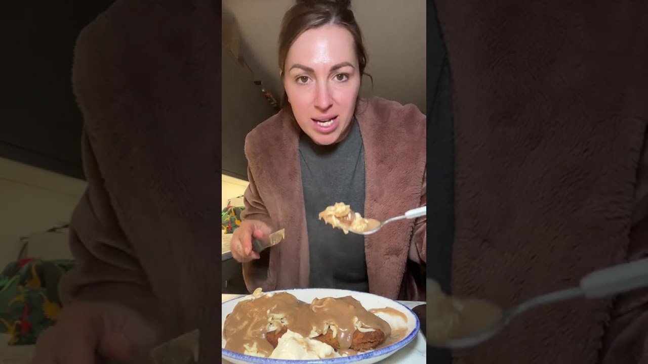 Подождите, что это?! 😲 Пробую самую яркую еду, которую когда-либо видела!