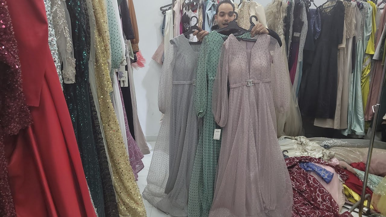 سواريه بيع ١٠٠ج من أول قطعة اتيليه حكايةالحقوا يا بنات فساتين جديد ومستعمل ب٣٠٠ج وسواريه أطفال ب١٠٠ج