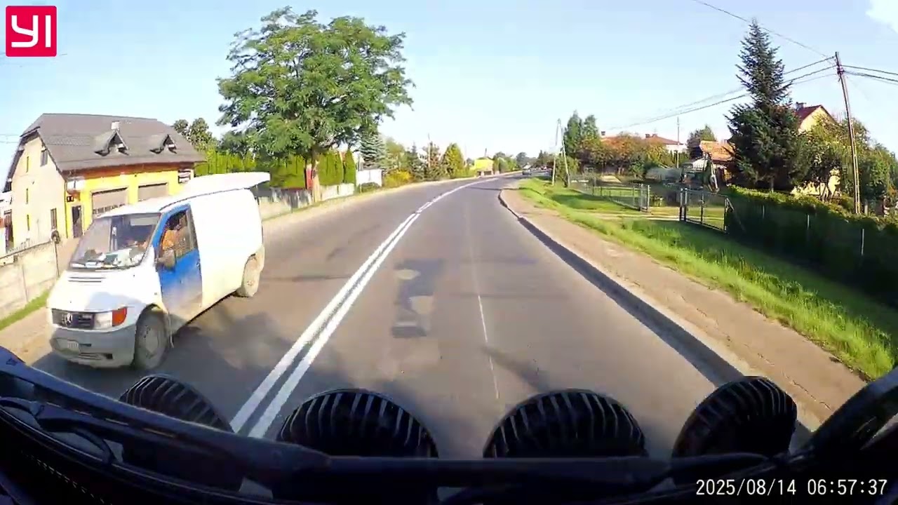 OSP HUMNISKA VOLVO BOCAR [TRĄBY] POŻAR ŚCIERNISKA I WYPADEK MOTOCYKLISTY 
