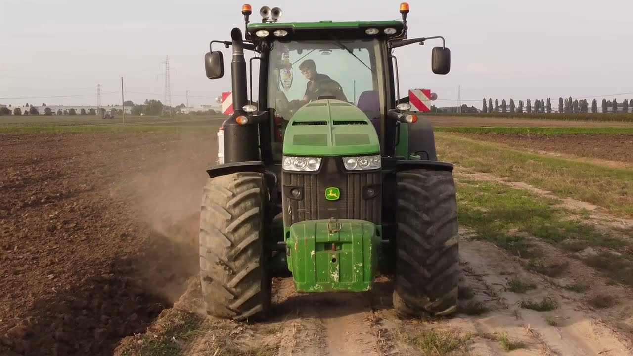 ARATURA con JOHN DEERE 8270r e TRIVOMERE MORO | TEAM CONTARIN
