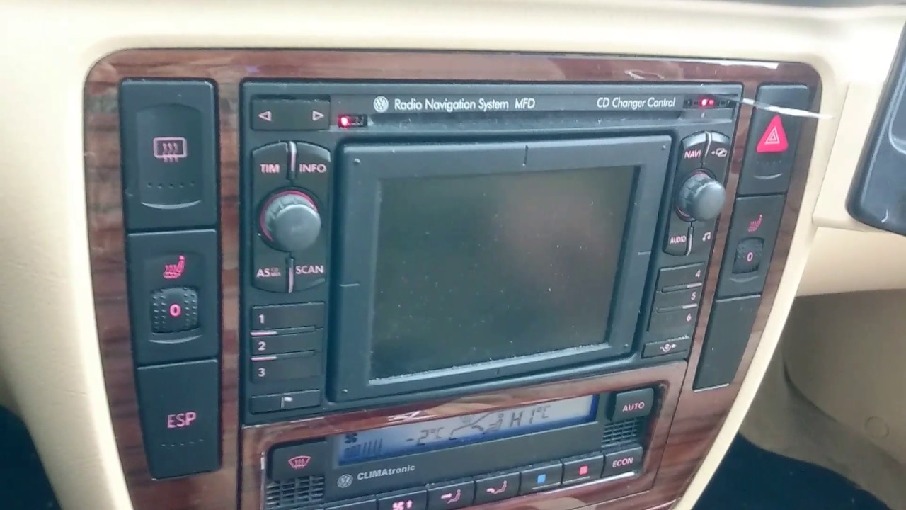 How to remove Volkswagen Radio Navigation System MFD