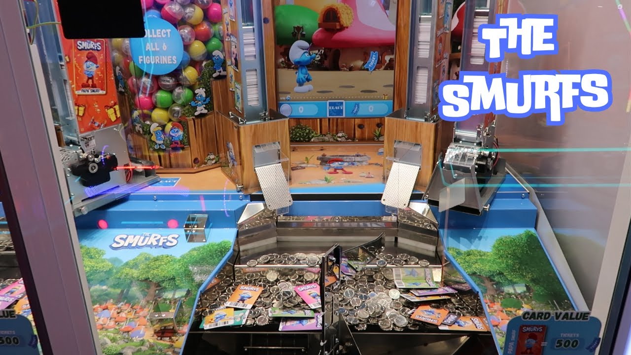 Playing THE SMURFS Coin Pusher - Winning Lots of Cards -