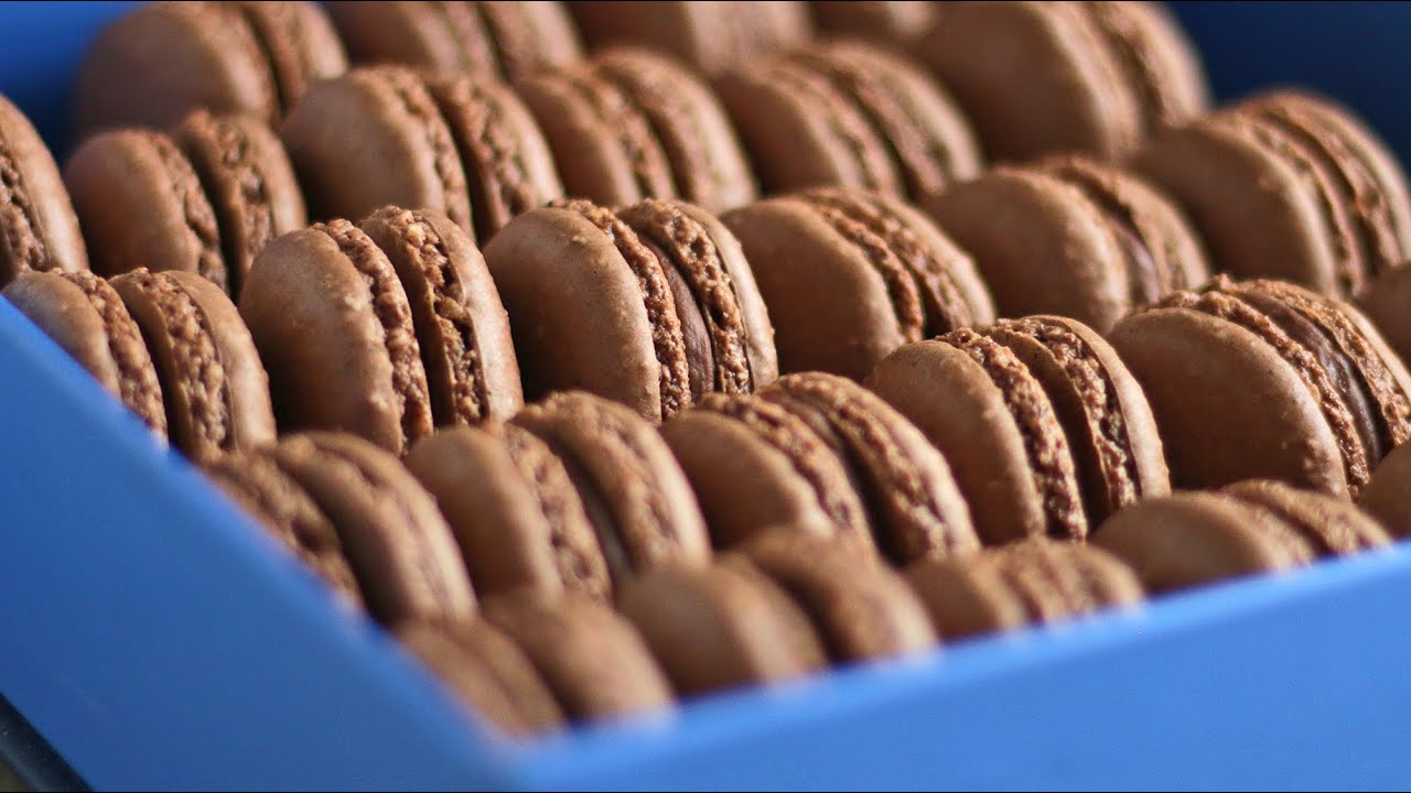 Grove macarons med chokoladecreme