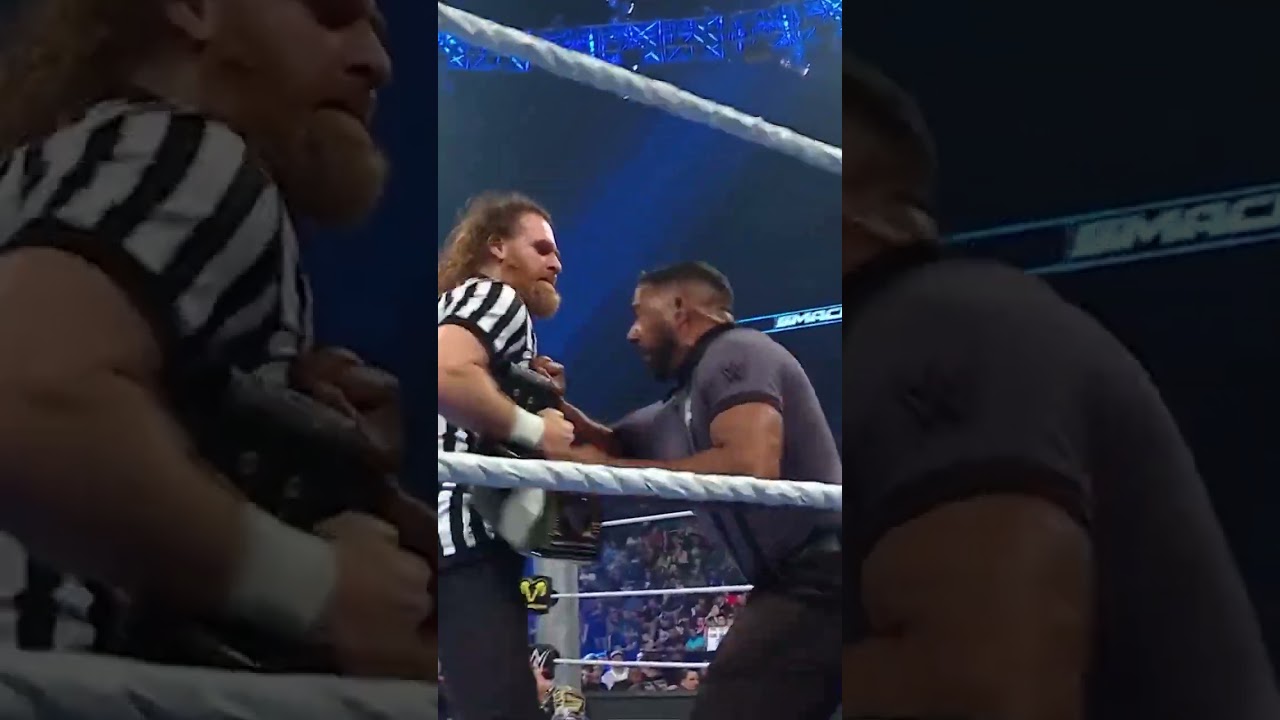 Sami Zayn has LOST THE PLOT!!! 🫢 #SmackDown