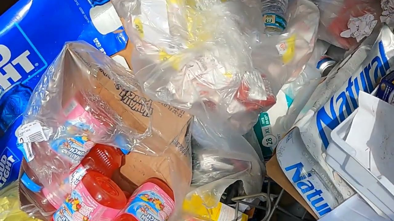 Grabi ang daming laman nang bawat dumpster hindi ko kinaya pang birthday na talaga panuurin