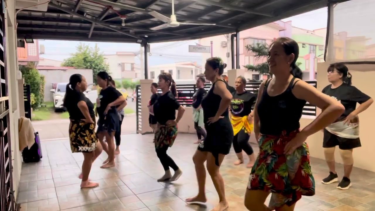 Beginners for tropixx combination of Hula and Tahitian. 