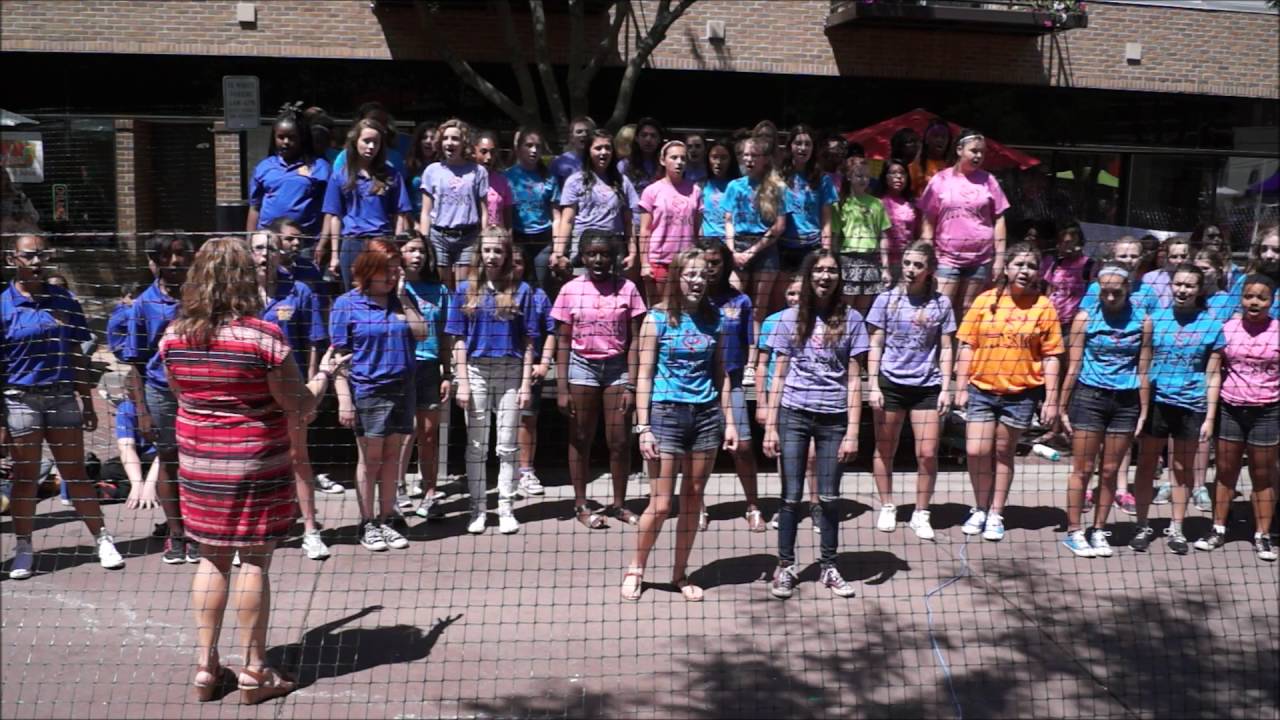 Maple Street Choir at Kalamazoo Mall Spring 2016