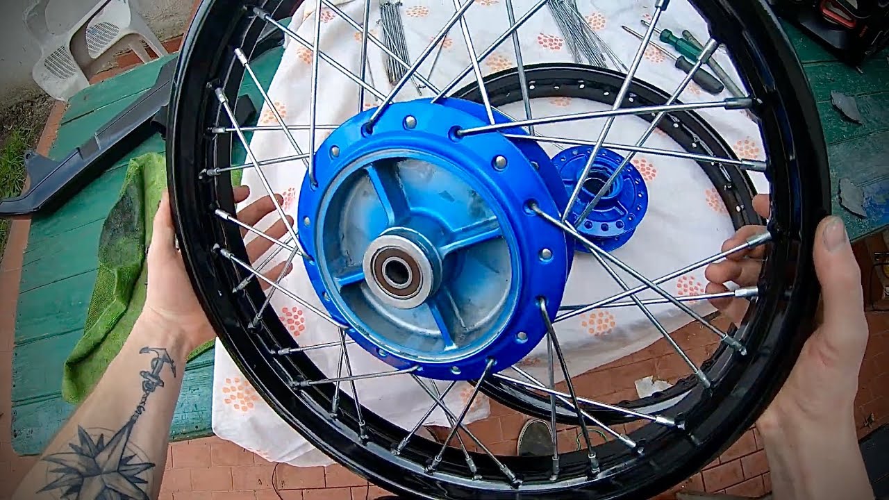 Como armar y centrar rueda de moto! A rayos!! paso a paso!  bien explicado  / Joel Prato