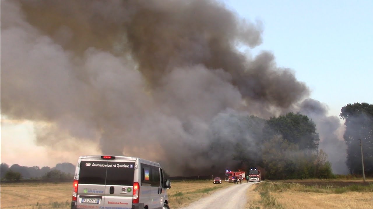 MEGA INCENDIO BOSCO ARRIVO APS+ABP+AIB LAZZATE+ABP RHO+AIB TRADATE+APS+AIB SARONNO+PROTEZIONE CIVILE