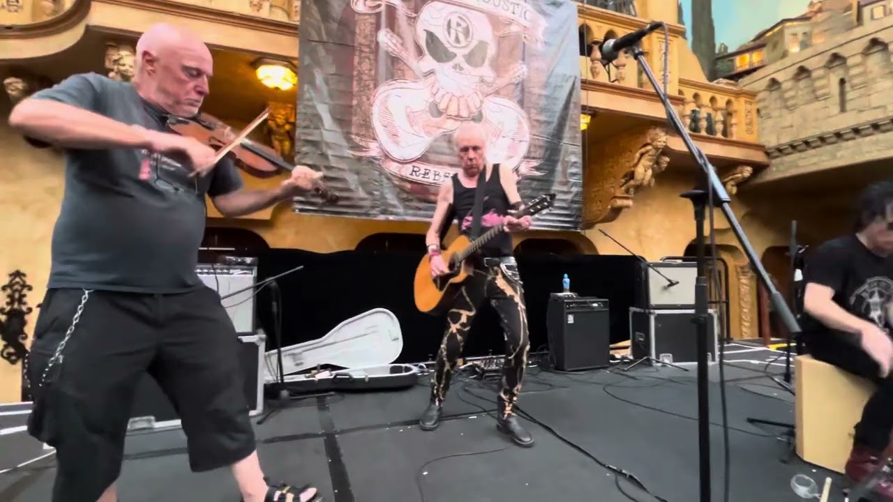 TV SMITH & VOM & ATTILA THE STOCKBROKER - Lion and The Lamb (Rebellion 2024)