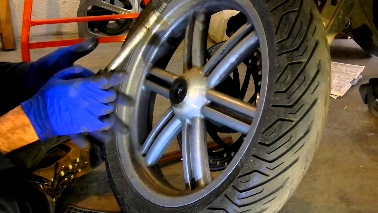 SOSTITUZIONE FRENO DISCO ANTERIORE SCOOTER - Videoguida