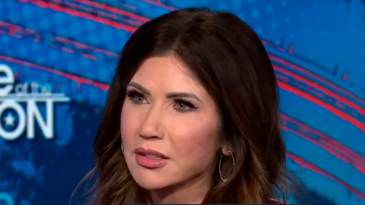 Кристи Ноэм разгромила Джейка Таппера в прямом эфире.