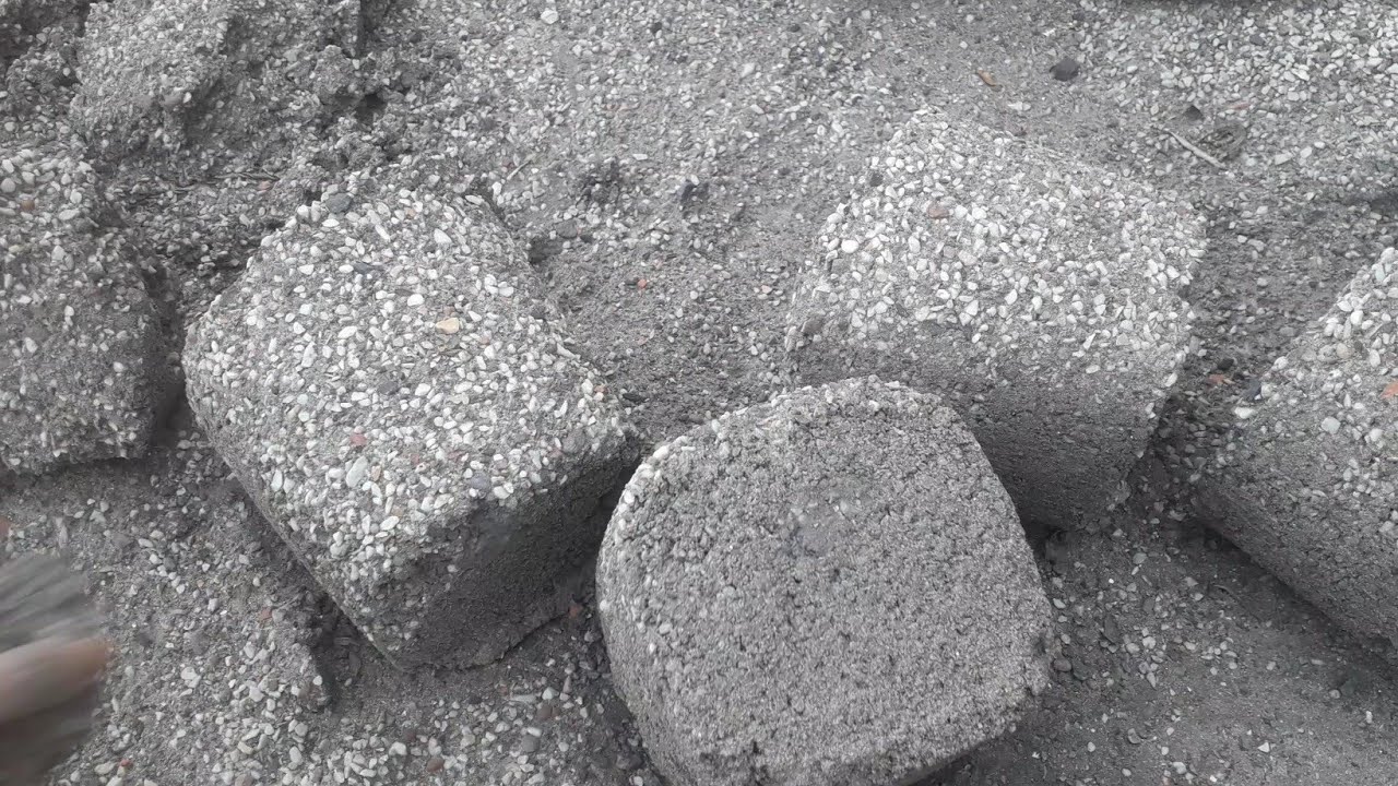 Charcoal sand grainy  cubes dry floor asmr crumbling + water asmr mouthwatering crumbling video💦💦💯