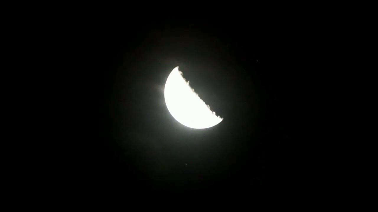 2025年8月16日.PM.23時～17日.AM.1時・下弦の半月.(月齢.23)に.すばる食.(おうし座の散開星団.M45プレアデス星団).kiss-M2＋タムロン18-400mmの手持ち撮影