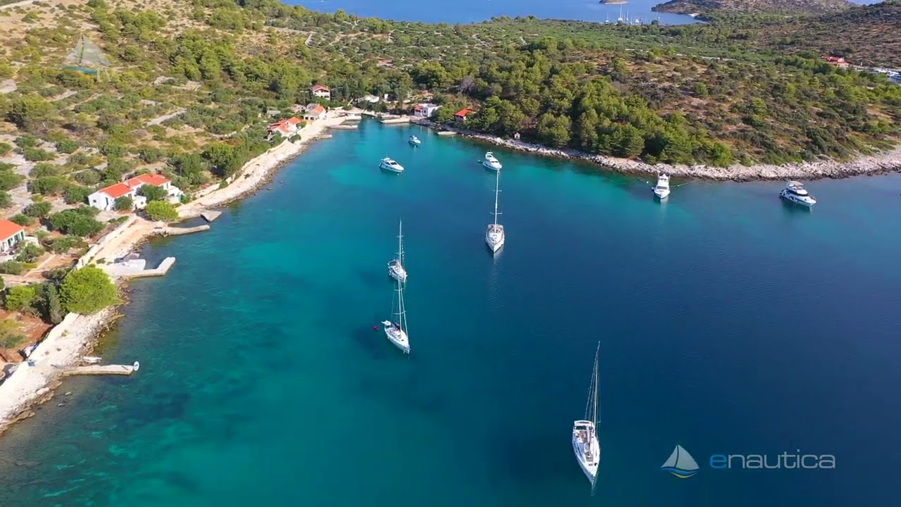 Zaliv Pristani&scaron;te, otok Žut (Hrva&scaron;ka iz zraka)