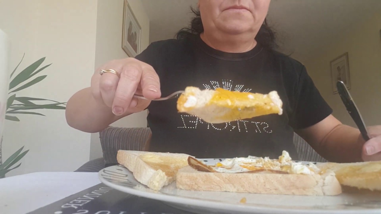 ASMR FRIED EGG ON TOAST & A CUPPA