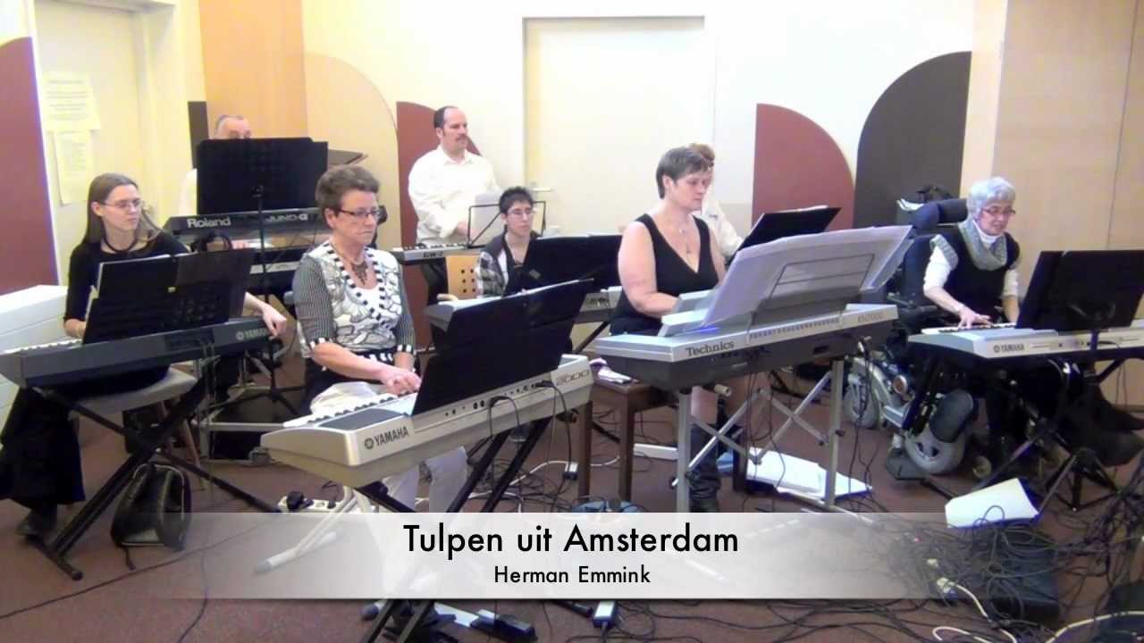 Hoorns Keyboardensemble speelt Tulpen uit Amsterdam van Herman Emmink .