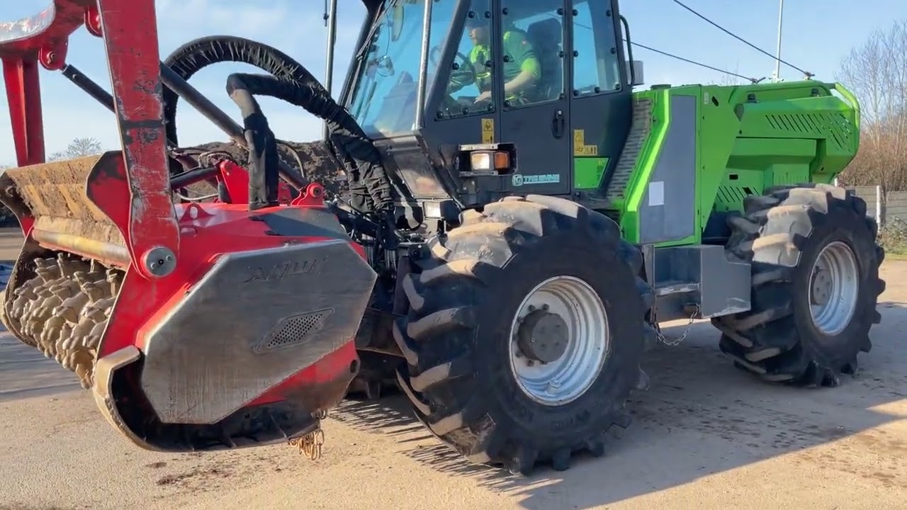 Trägerfahrzeug mit Mulcher - Merlo TREEMME MM350X (2015)