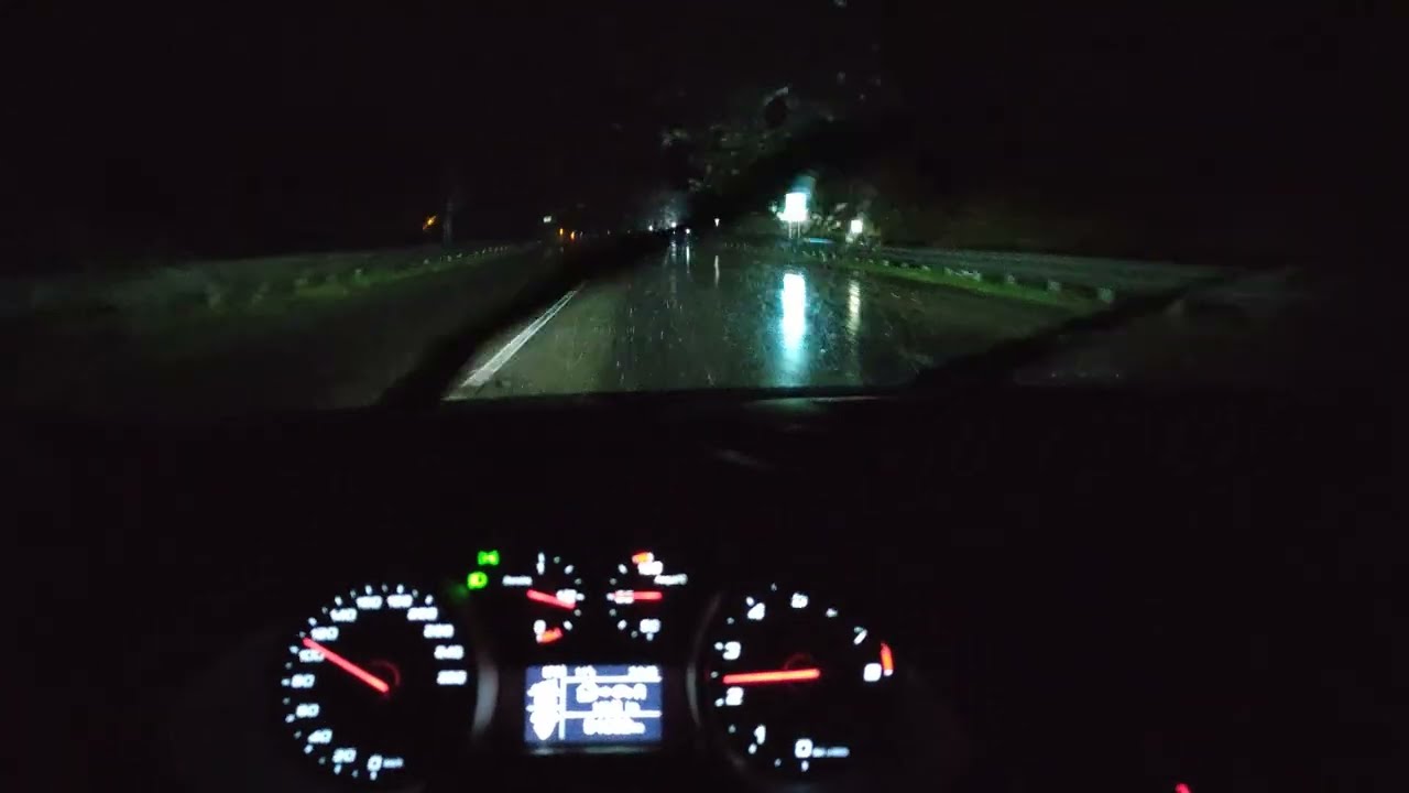 KIT LED XENONVISION H7 32000 lumen 6000K TEST SU ALFA ROMEO GIULIETTA con PIOGGIA e ASFALTO NERO